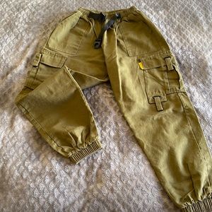 ‘Tech wear’ cargo pants